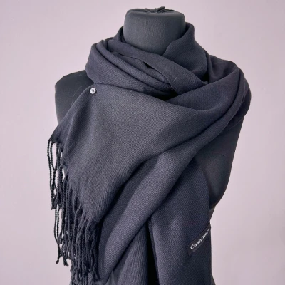 Imagine din Esarfa tip sal Belladona, din material subtire, cu franjuri si emblema, Negru, 180x65 cm