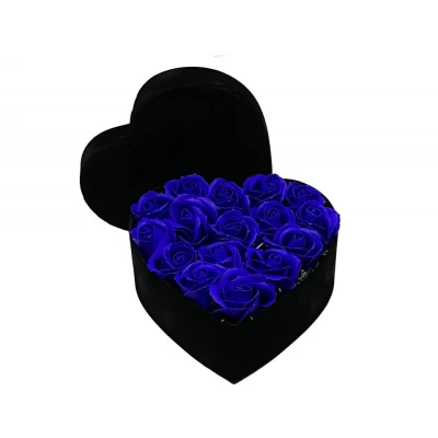 Imagine din Aranjament floral inima cu trandafiri de sapun Special S, rosu (Culoare: alb si rosu)