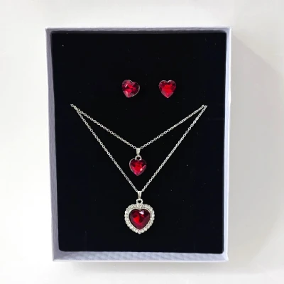 Imagine din Set accesorii Danser a Deux, din inox, cu cercei, sirag doua lanturi si pandativ pietre, in cutie eleganta, Silver Heart Rosu