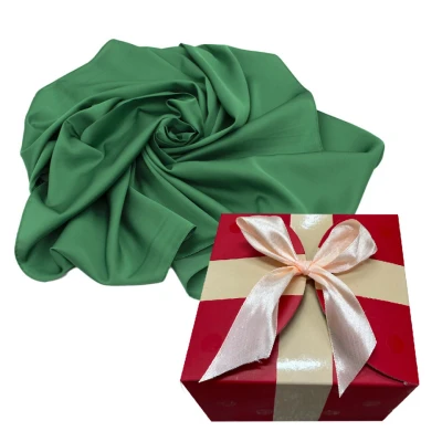 Imagine din Esarfa scurta de dama, din matase satinata, in cutie cadou, Verde, 70x70 cm (Pentru: Femei)
