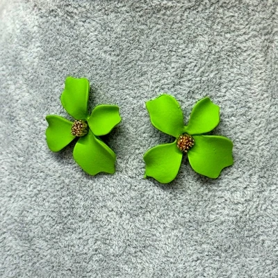 Imagine din Cercei A Little Magic, cu design floral si prindere tija, Verde deschis