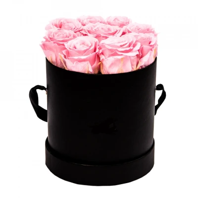 Imagine din Aranjament floral cu 9 trandafiri de sapun, in cutie neagra rotunda, roz (Culoare: Roz)