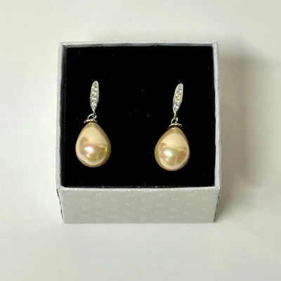 Imagine din Cercei eleganti Pearls, accesorizati cu perle si pietre semipretioase, in cutie cadou, Auriu