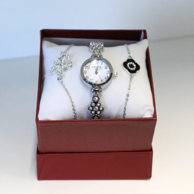 Imagine din Set elegant Francesca di Geneva, cu ceas metalic, aspect floral si doua bratari asortate din inox, Argintiu