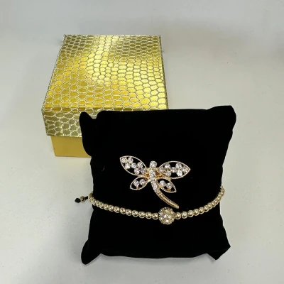 Imagine din Set Fairy Crystal, brosa aurie cu cristale si bratara reglabila pandativ tip Shambala, in cutie eleganta, Auriu
