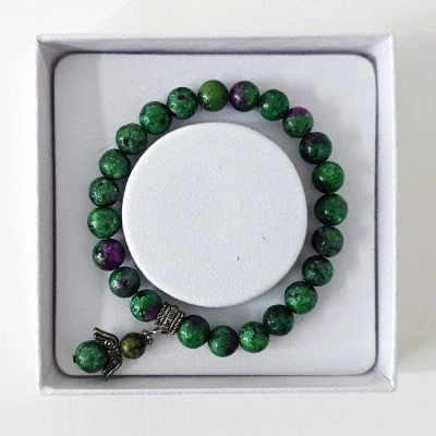 Imagine din Brățară Amethyst Ruby Zoisite, din pietre semiprețioase si charm aripi de inger, in cutie cadou