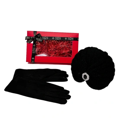 Imagine din Pachet Secret Santa pentru femei, cu turban elegant si manusi asortate, in caseta fereastra de prezentare