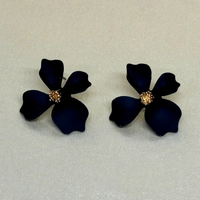 Imagine din Cercei A Little Magic, cu design floral si prindere tija, Negru